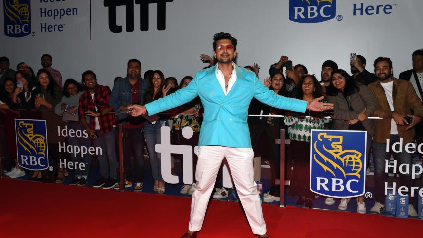 Arifin Shuvoo shares spotlight with Bollywood stars at 48th TIFF
