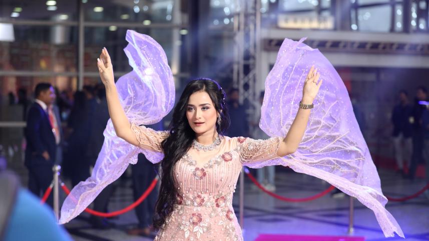 'I love to dress up glamorously for award shows close to my heart'