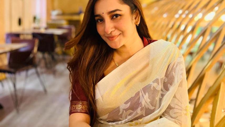 atiya_anisha_1.jpg