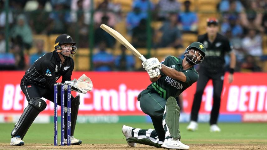 Fakhar Zaman inspires Pakistan to stay alive