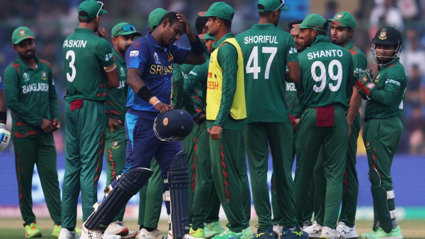 Cricket world reacts to Mathews getting timed out | Mathews demands 'justice' after controversial timed out dismissal