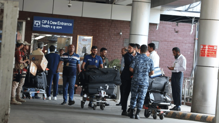 Tigers return from India