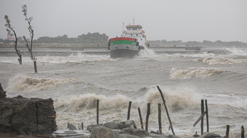 cyclone midhili in bangladesh