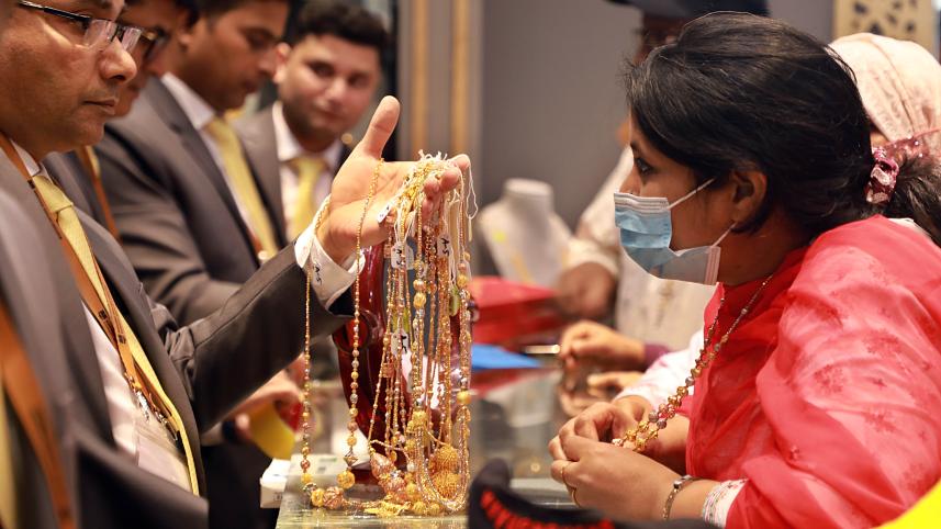 Gold hits record Tk 106,376 a bhori