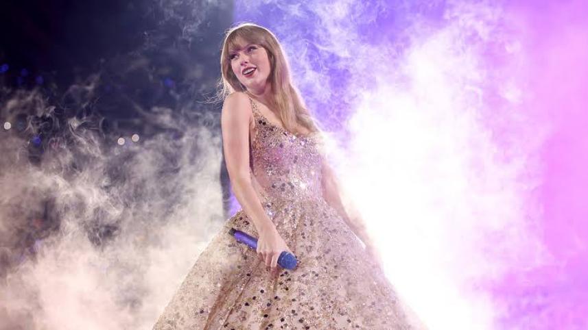 Taylor Swift makes history again