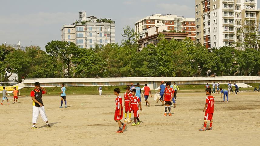 Young_footballers.jpg