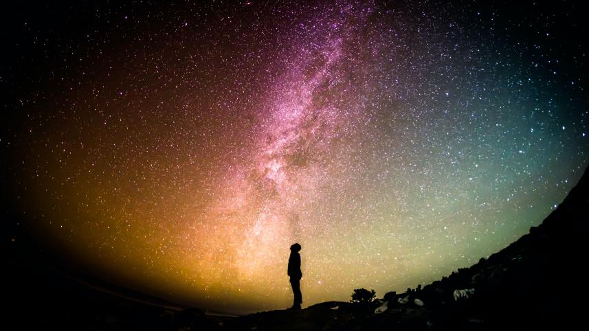 8 New Year’s resolutions for a happier and healthier you!   greg-rakozy-ompaz-dn-9i-unsplash