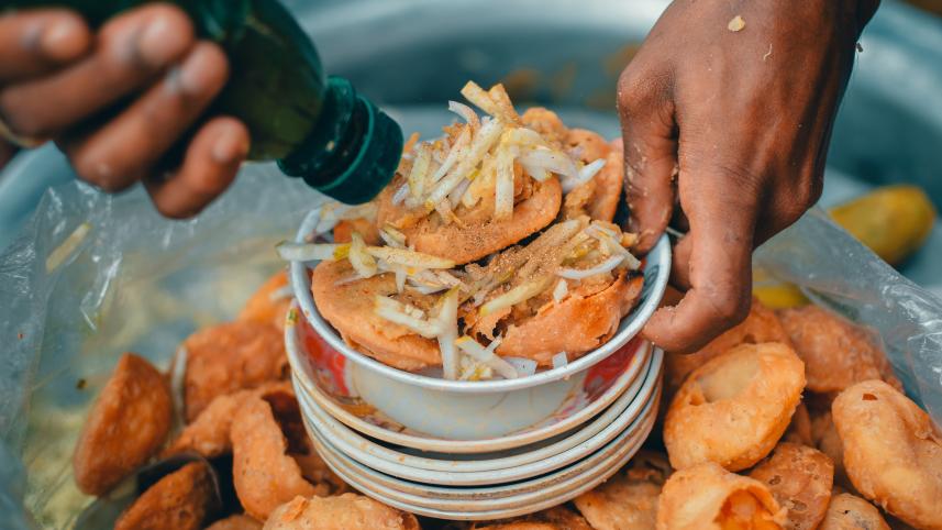Taste Asia on a budget: 5 best street food destinations    nishaan-ahmed-iy6qnudkvg8-unsplash