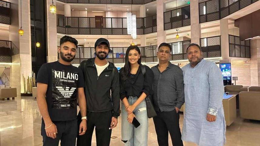 Sariful Razz spills the beans on 'Kobi' and co-star Idhika Paul