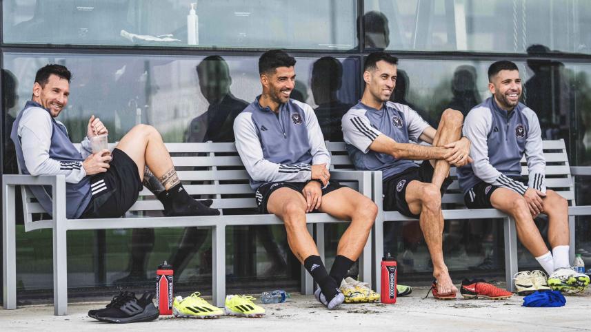 messi_suarez_busquets_alba.jpg