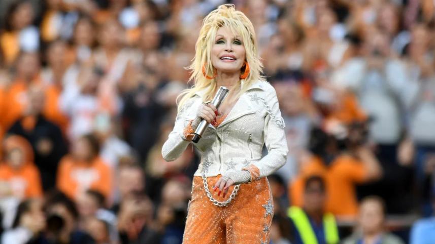240119092018-dolly-parton-111823.jpg