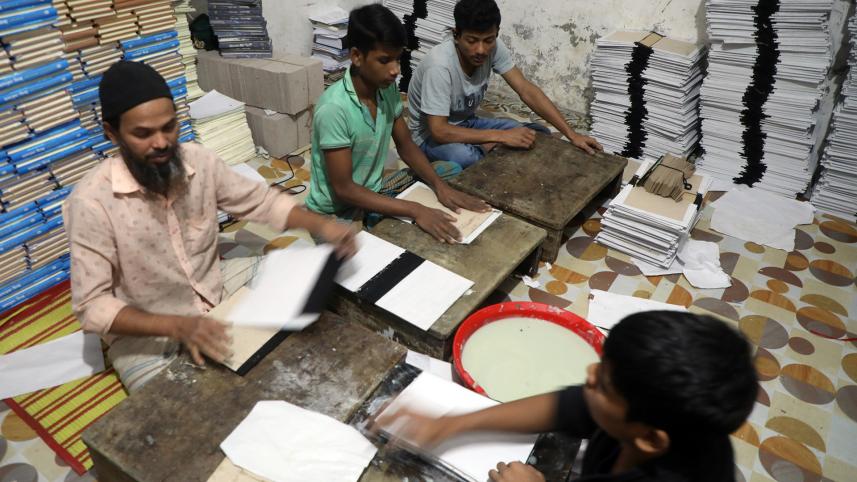 banglabazar book market, story of Banglabazar book market, Banglabazar wholesale book market, Banglabazar Book market in Dhaka, Largest Book Market in Bangladesh, Bangla Bazar Book Market, nilkhet book market, book market in dhaka
