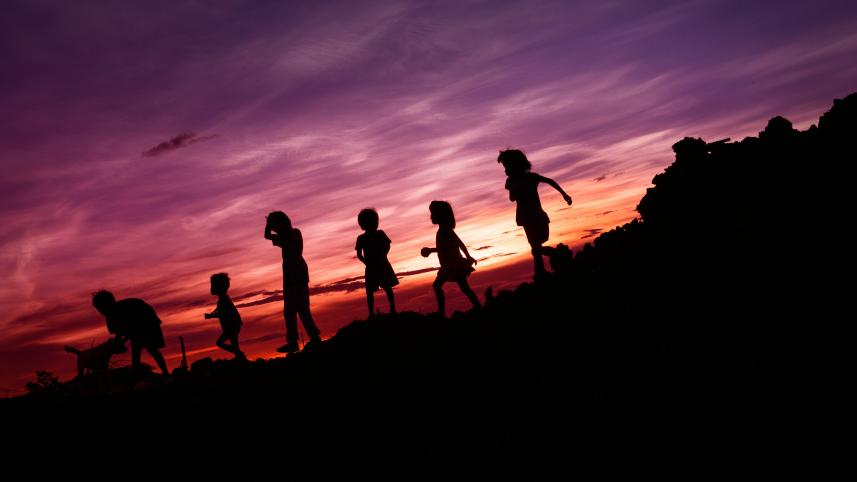 Nurturing family bonds: 5 unseen rules for everyday harmony    rene-bernal-f0rdHx5P8sQ-unsplash