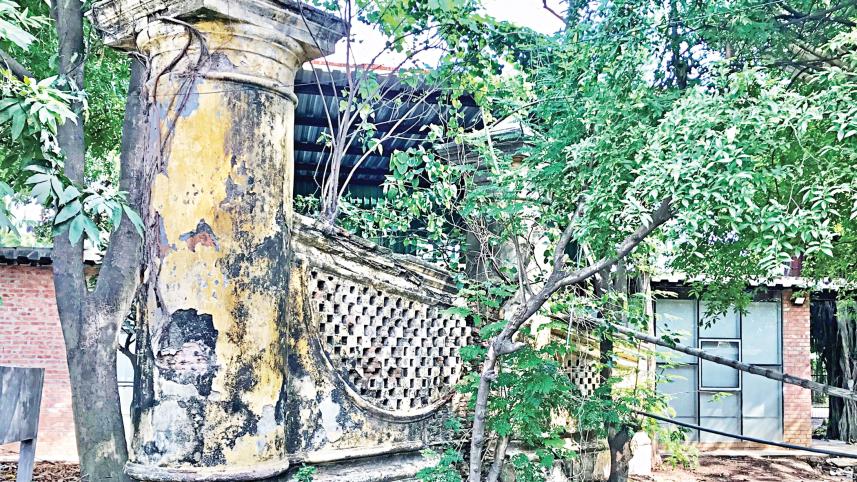 dhaka-gate2.jpg