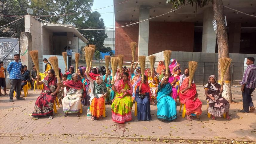 grameen_telecom_protest.jpeg