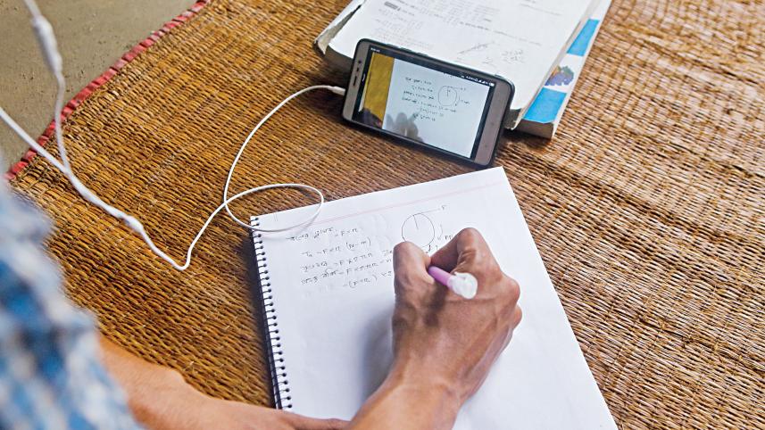 Online Education Narrowing Job Gap in Bangladesh