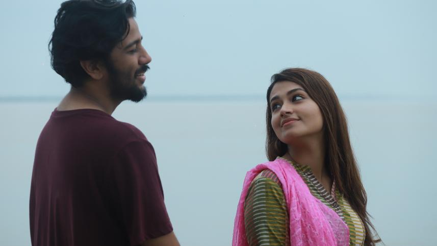 Kacher Manush Dure Thuiya: Will love survive the perils of long distance? 