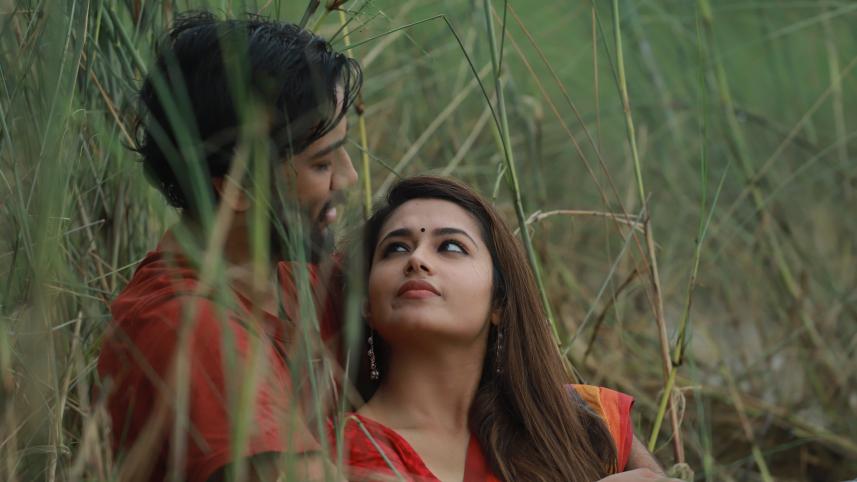 Kacher Manush Dure Thuiya: Will love survive the perils of long distance? 