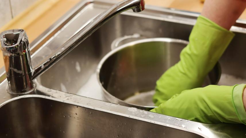 Pro tips for better dishwashing during Ramadan    marek-studzinski-AmHLaKScnc0-unsplash