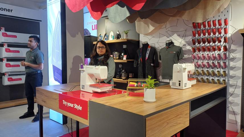 Singer concept store 