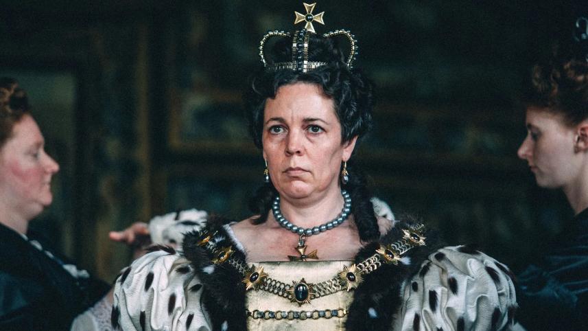 Olivia Colman criticises gender pay disparity in Hollywood 