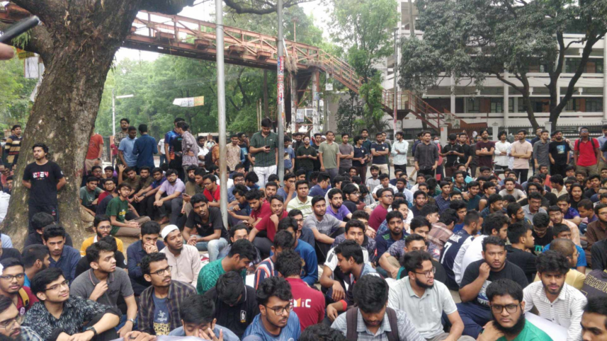 BCL gathering on campus: Buet students continue protest for 2nd straight day