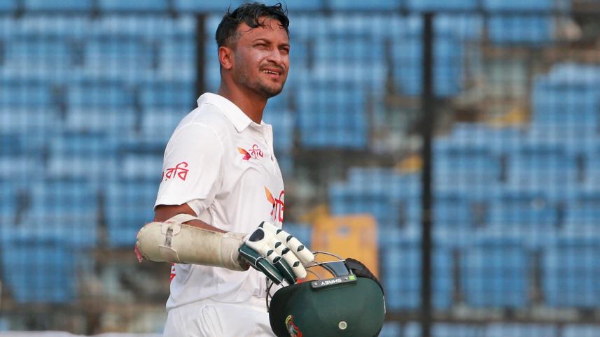 Shakib Al Hasan arriving in Bangladesh