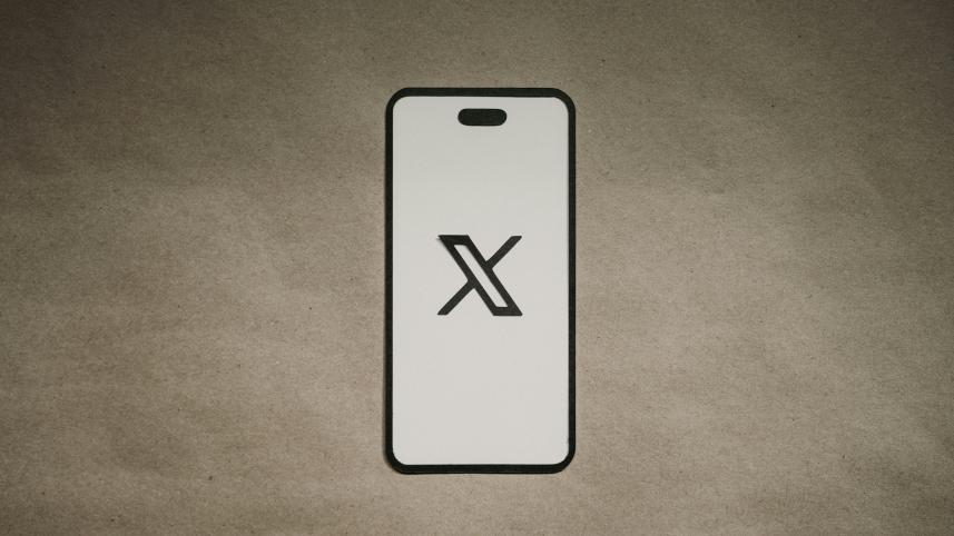 X logo on mobile