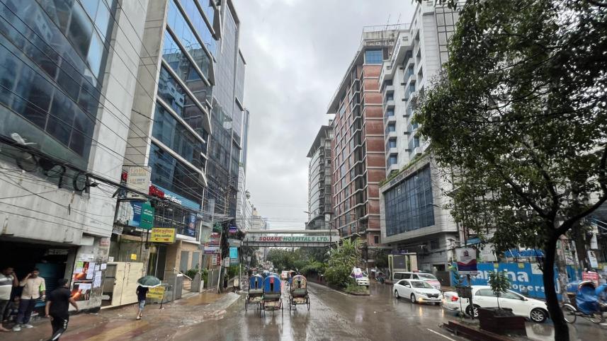 Cyclone Remal effects on Dhaka office-goers