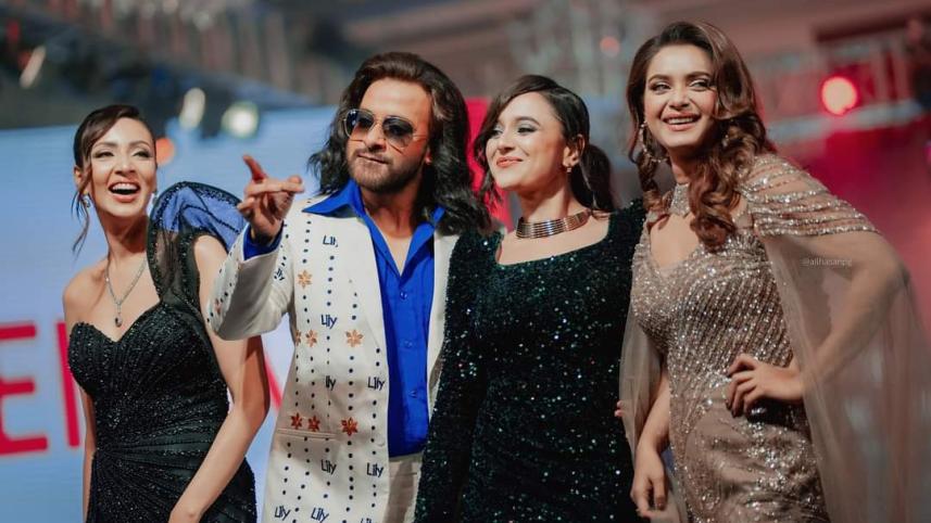 Shakib Khan walks the ramp with Dhallywood divas 