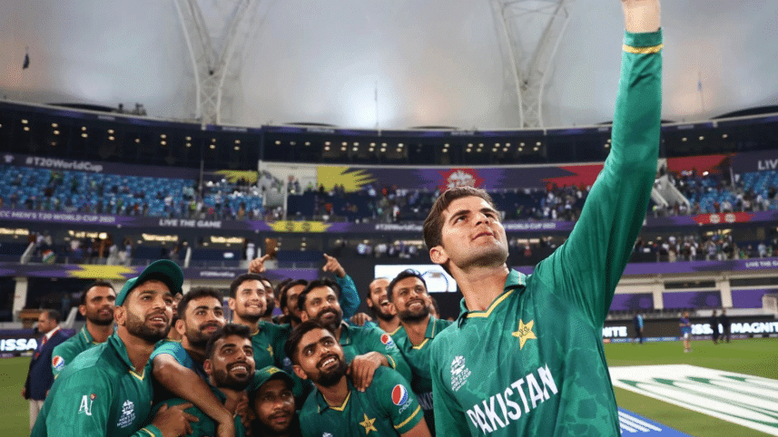 shaheen-selfie.gif