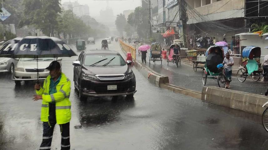 heavy downpour causes Dhaka waterlogging