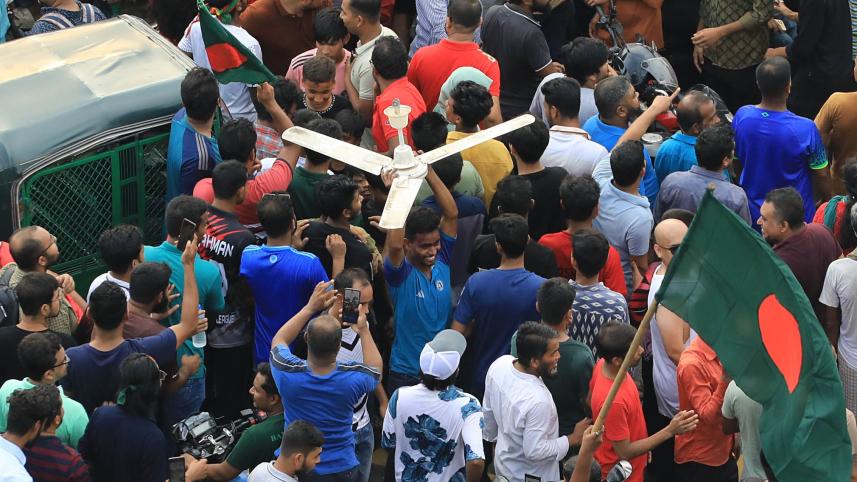 op_2_amran_hossain_looting_12082024_640a_fen.jpg