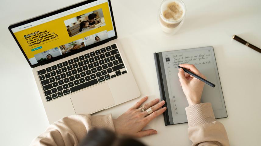 Can’t focus? Try these desk hacks that aren’t meditation     sebastian-pandelache-t5ek3z4vn6g-unsplash.jpg
