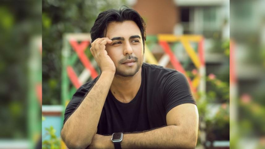 Apurba starrer ‘Chalchitra’ joins Puja special lineup 