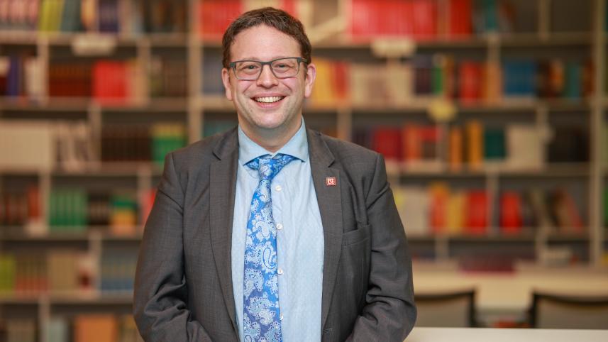 Dr James Abdey, Associate Professor, Department of Statistics, London School of Economics (LSE), and Associate Academic Director, University of London (UoL) international programmes