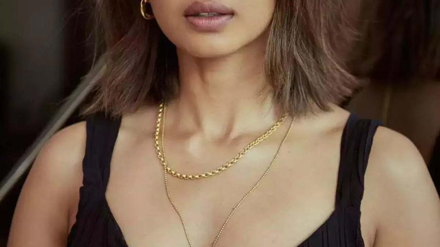 Radhika Apte surprises fans with baby bump reveal