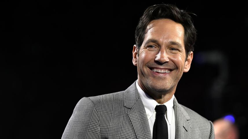 Paul Rudd surprises voters at a university in Pennsylvania, hands out water in long queues