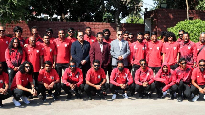 maldives_team.jpg
