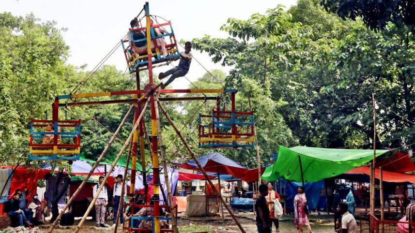 illegal food stalls Suhrawardy Udyan