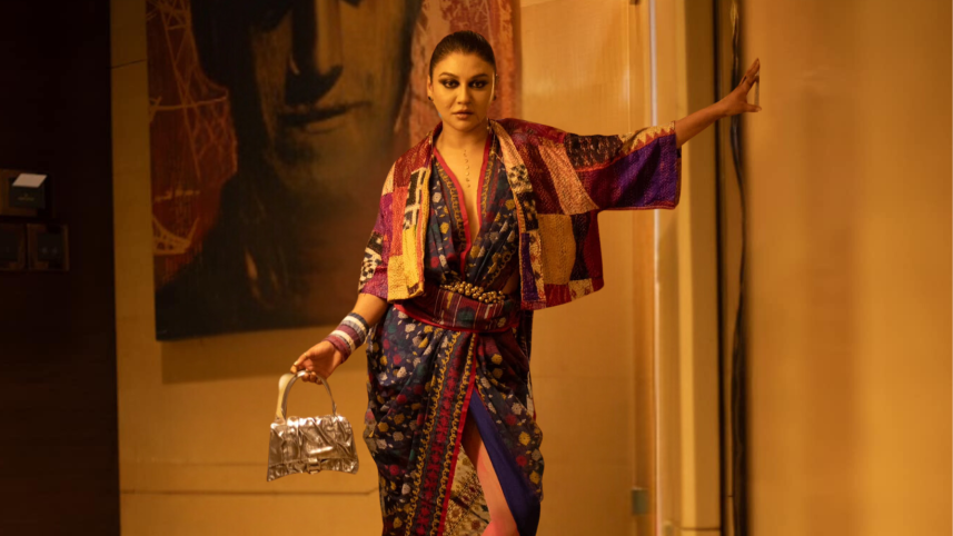 Jaya Ahsan’s exotic Jamdani attire becomes talk of the town
