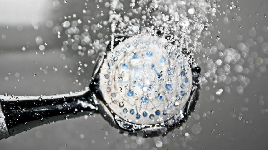 Hot vs cold showers: Which one boosts your health?