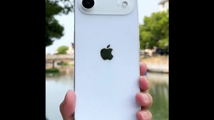 Leaked dummy of iPhone 17 Air
