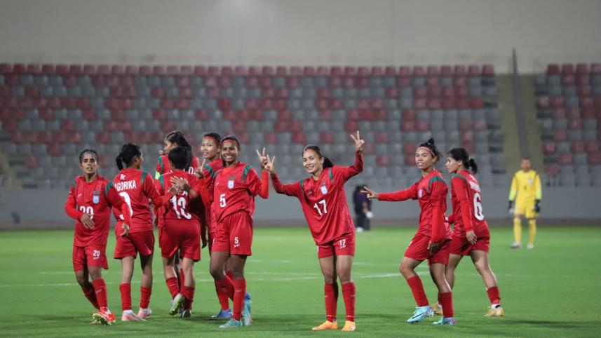 womens_football_2.jpg