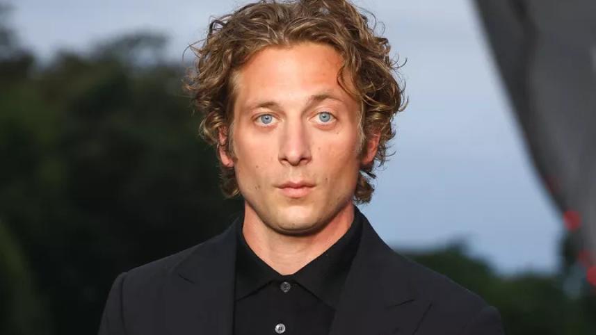 Jeremy Allen White portrays Springsteen in “Deliver Me From Nowhere” trailer
