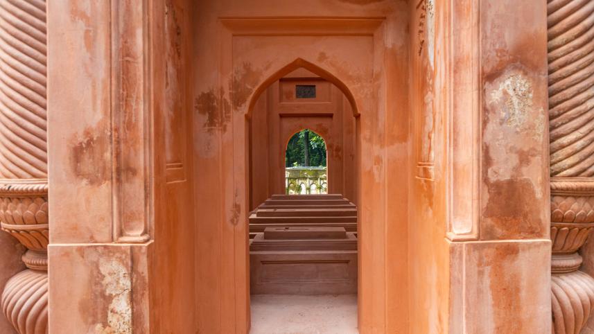 tomb-of-colombo-1.jpg