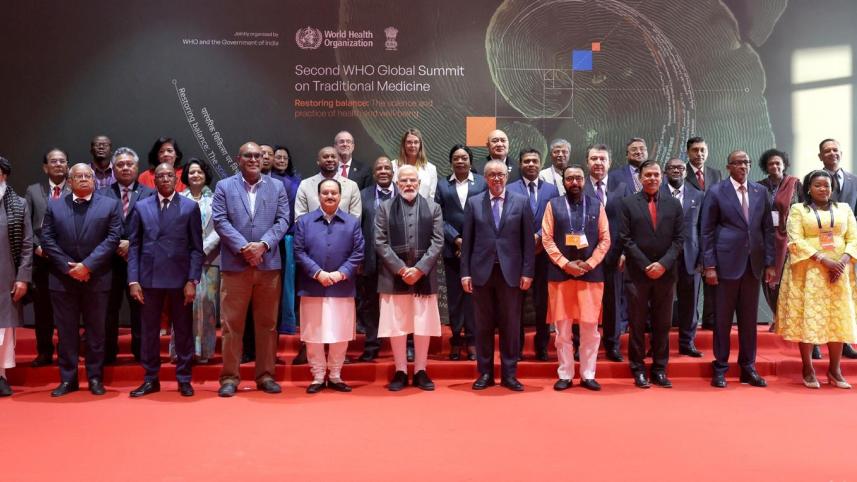 2nd-tm-traditional-medicine-summit-dg-modi-family-photo.jpeg