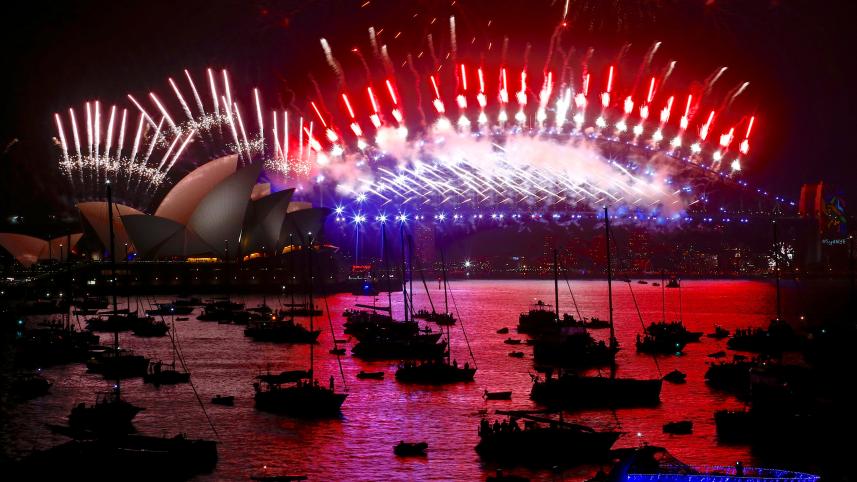 Fireworks light up the Sydney Harbour Bridge