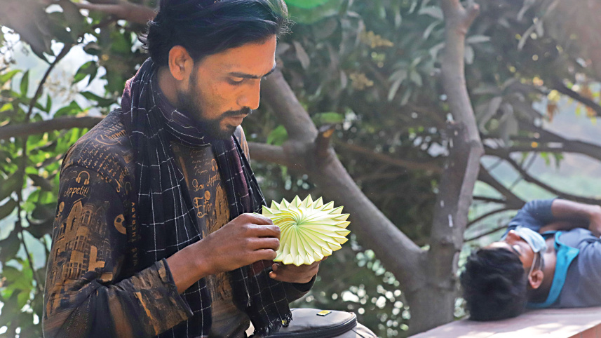 origami-artist-2.jpg
