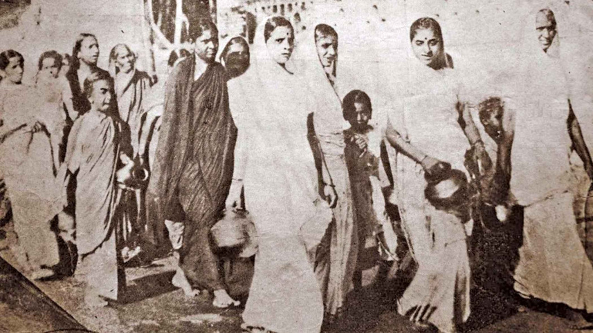 gandhis-salt-march1.jpg